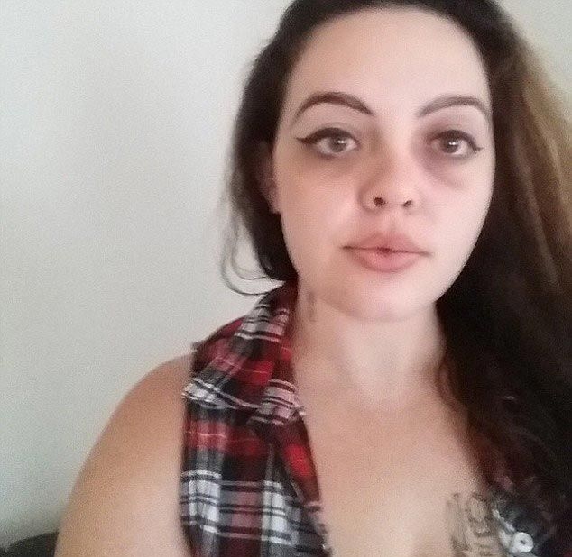 -maza-meitene-ar-kuru-dejoja-dikaprio-titanika-ka-vina-izskatas-tagad3