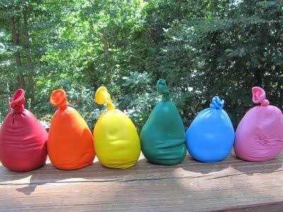 Ieberiet balonos miltus, aizsieniet un mīciet uz nebēdu