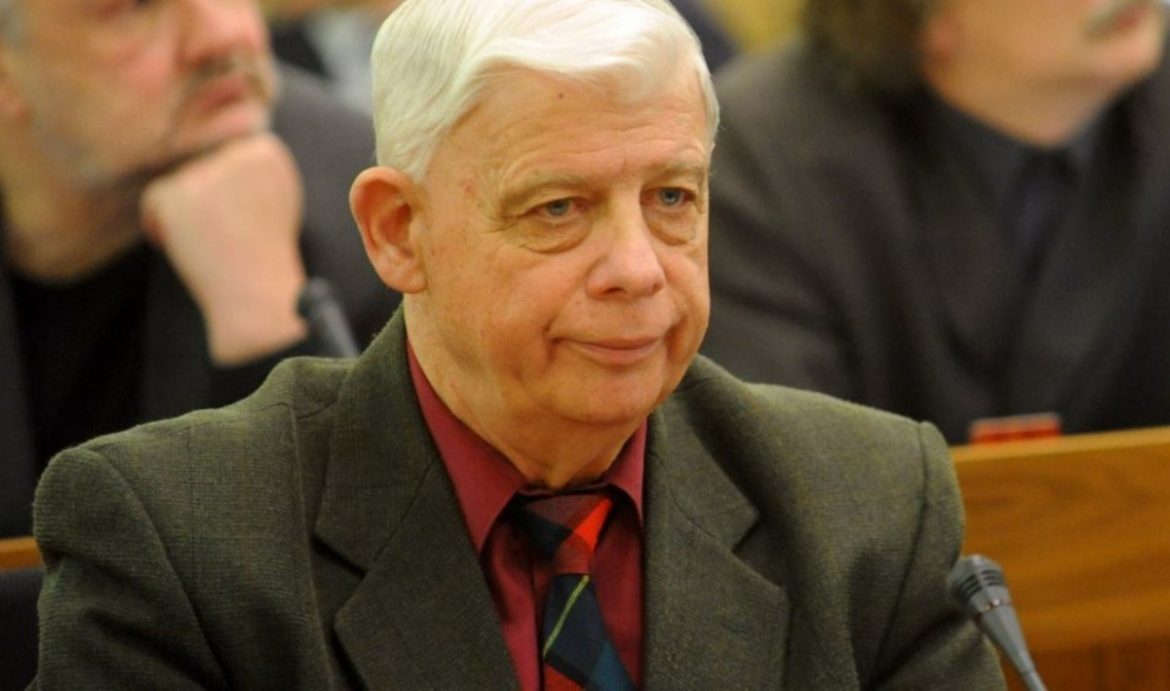 Vienotības politiķis